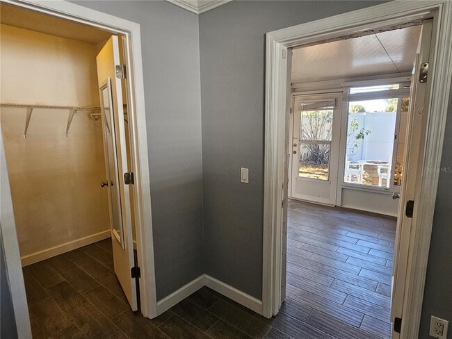 Building Photo - 272 Loyola Rd