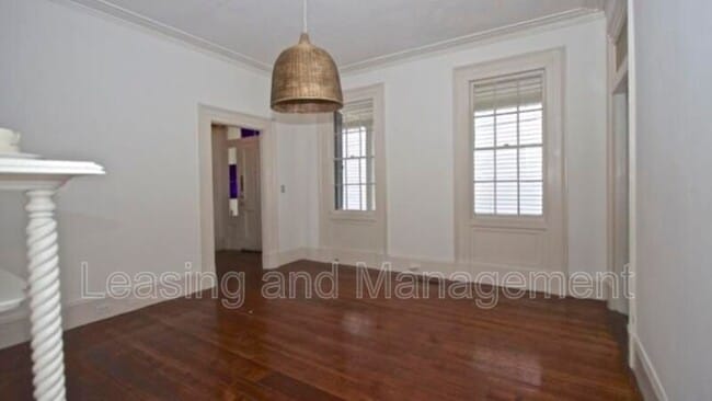 Building Photo - 27 Smith St