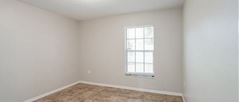 Building Photo - 634 Hemlock Ln