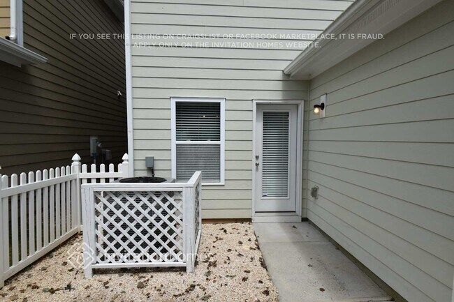 Building Photo - 19013 Park Terrace Ln