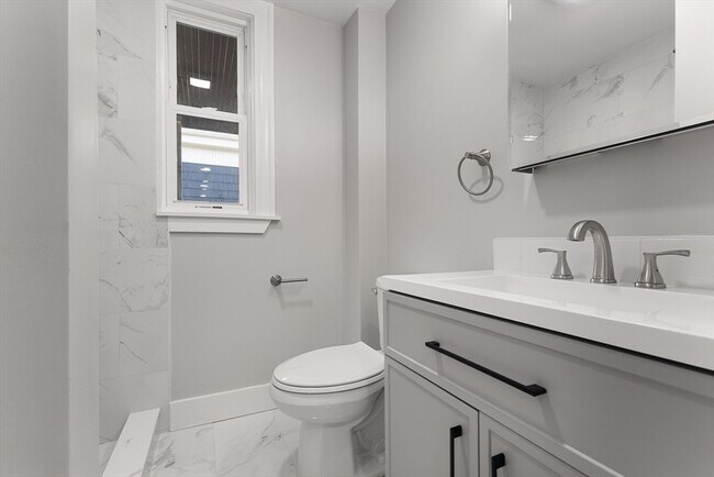 Building Photo - 64 Bakersfield St