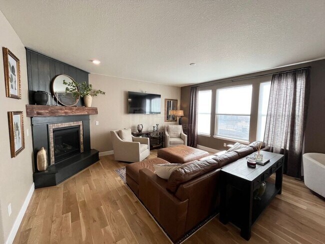 Building Photo - 13360 Olive St