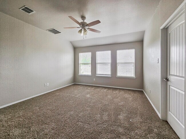 Building Photo - 12320 Walden Wood Dr