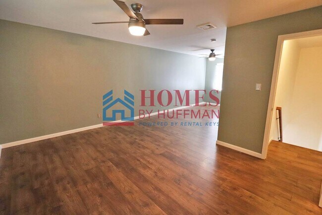 Building Photo - 4 Bedroom | 3 Bath | Newburgh by Gateway