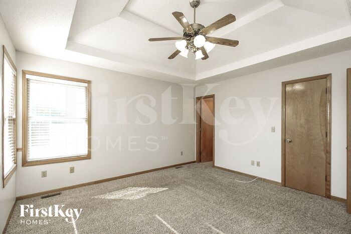 Building Photo - 1320 Maple Ln