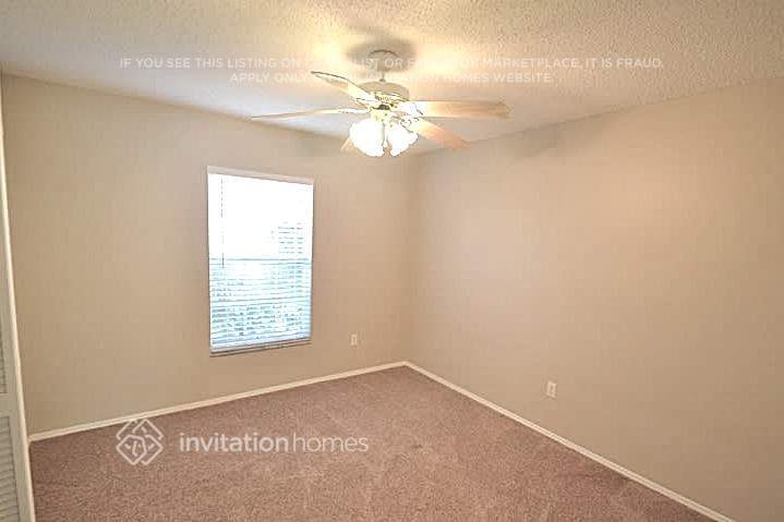 Building Photo - 435 Country Wood Cir