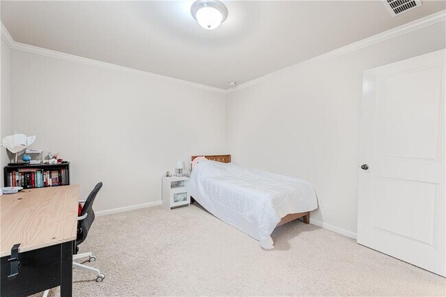 Building Photo - 801 Village Field Ct NW