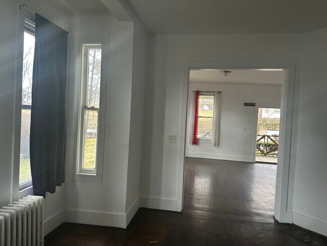 Building Photo - 14 Fairview Pl