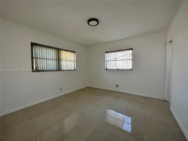Building Photo - 480 NW 42nd Ct