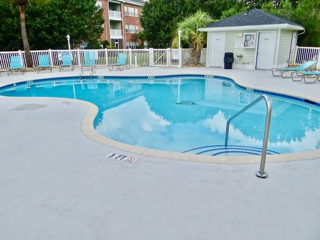 Building Photo - ****Medium Term Furnished Rental With Indoor & Outdoor Pools, Gaming System****