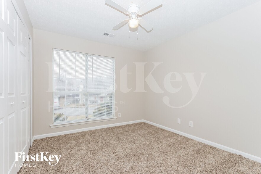 Building Photo - 5901 Green Meadow Way