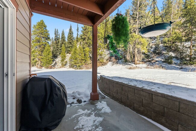 Building Photo - Furnished 2BR/2BA Breckenridge Condo | Garage, Fireplace & Hot Tubs | Available Oct. 1