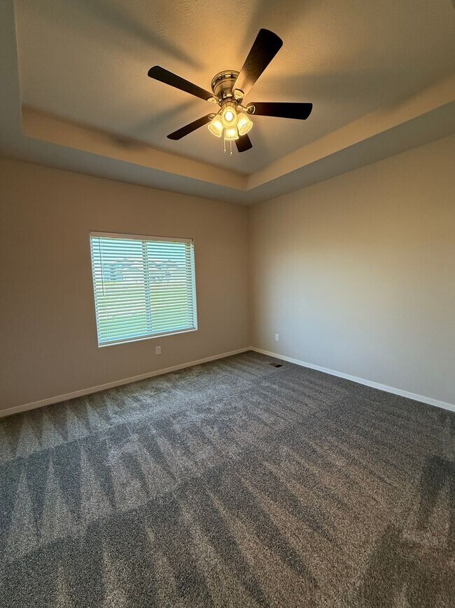 Building Photo - Brand new construction 3 bed/3 bath ranch townhome in North Lincoln