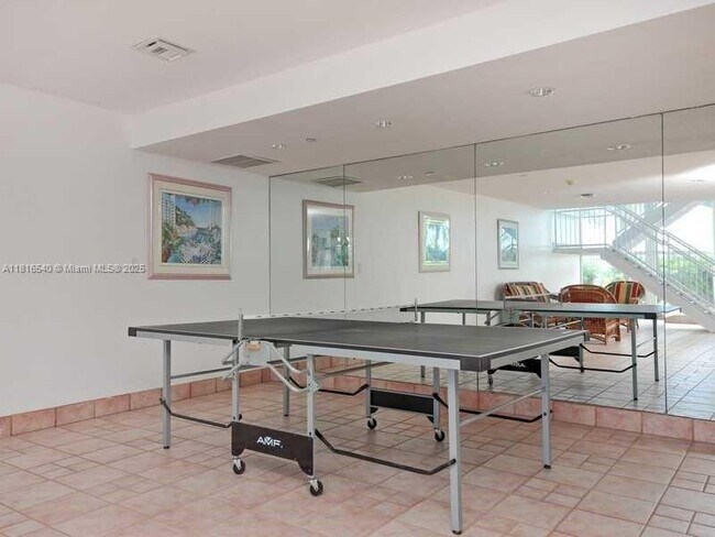 Building Photo - 17275 Collins Ave