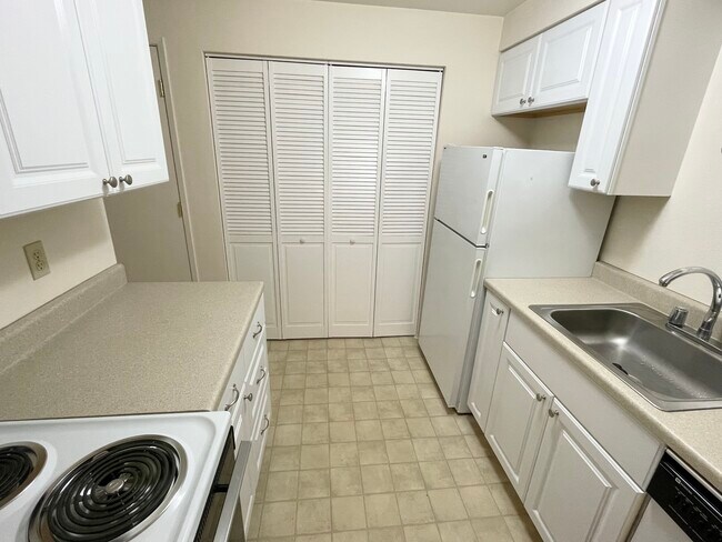 Kitchen and laundry closet - 19670 NW Pondosa Ct