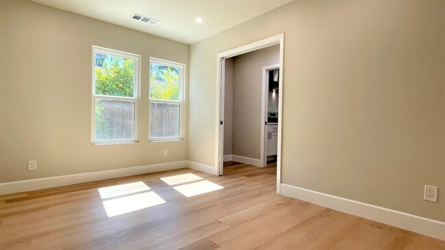 Building Photo - 3BD/2BA - Stylish Home Near Valley Fair Ma...