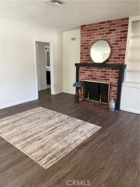 Building Photo - 45002 Kingtree Ave