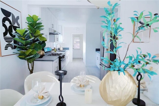 Building Photo - 3813 W 173rd St