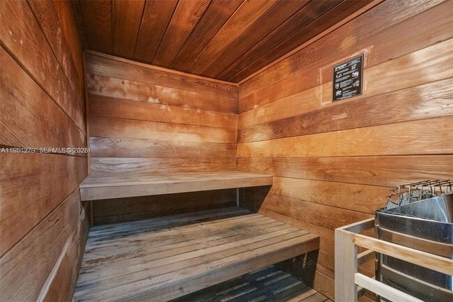 Building Photo - 9341 Collins Ave