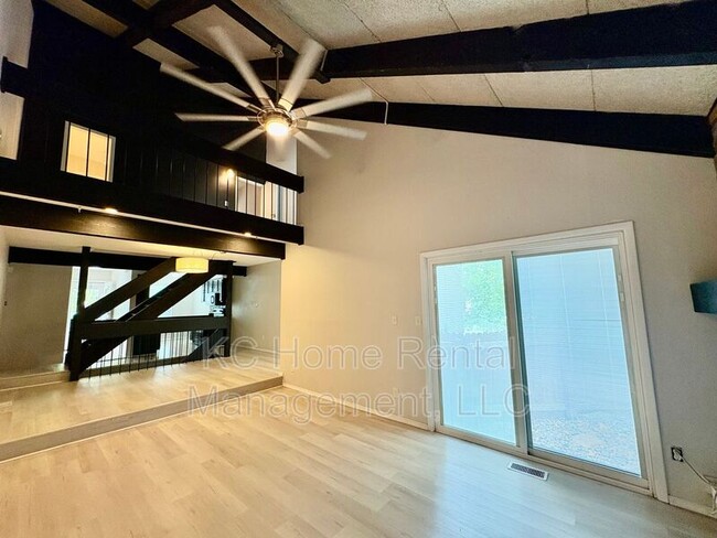 Building Photo - 8027 N Stoddard Ave