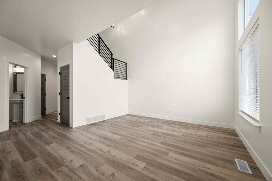 Building Photo - 16123 S Truss Dr
