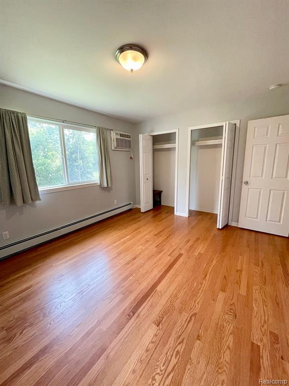 Building Photo - 525 Fairbrook St