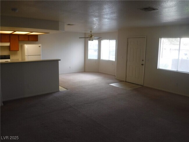 Building Photo - 6553 McRae Ave