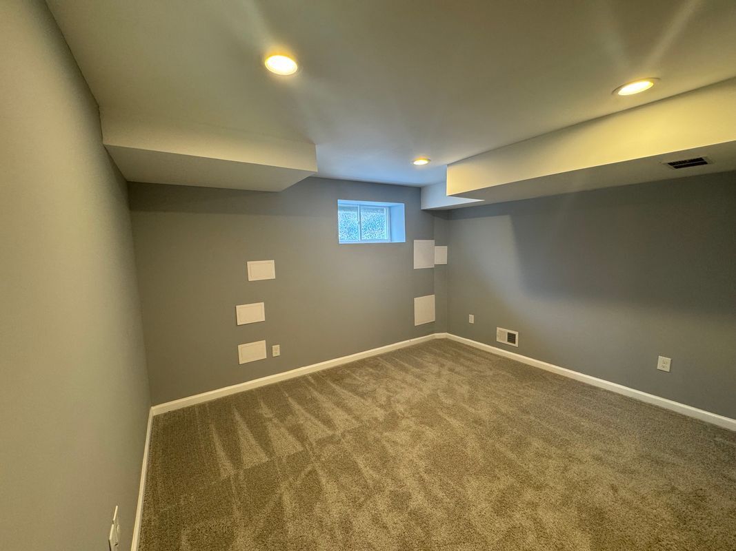 Building Photo - 2731 Mura St