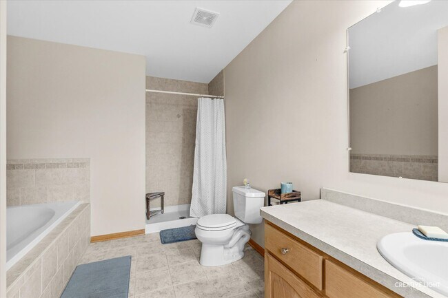 Building Photo - 610 High Grove Dr