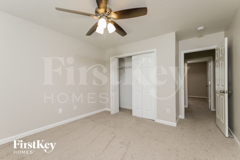 Building Photo - 2435 Wynbrook Dr