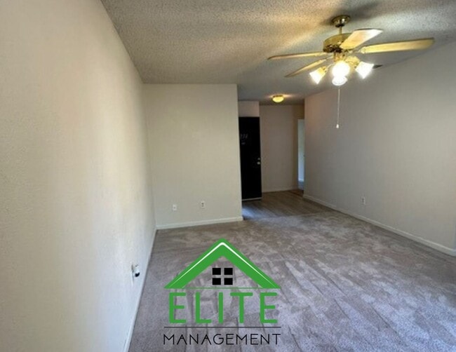 Building Photo - **2 Bed, 2 Bath Condo in Gated Community |...