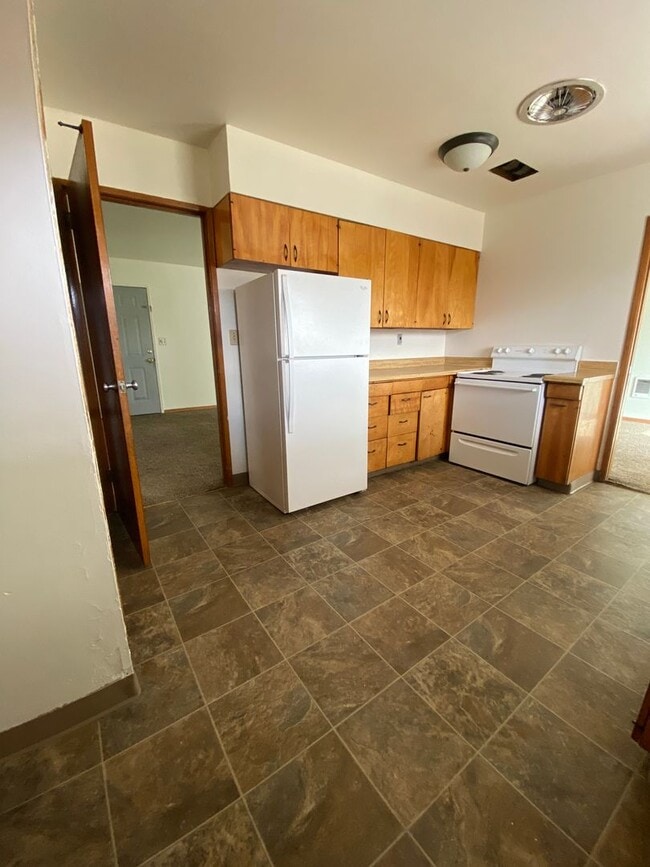 Building Photo - 8919 Travis Dr