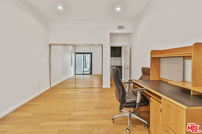 Building Photo - 10209 Principe Pl
