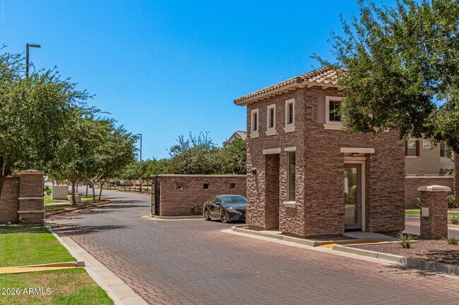 Building Photo - 2780 S Alpine Dr