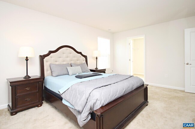 Building Photo - 4393 Sunset Dr