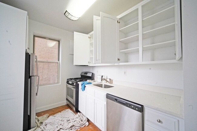 Building Photo - 57 Sip Ave