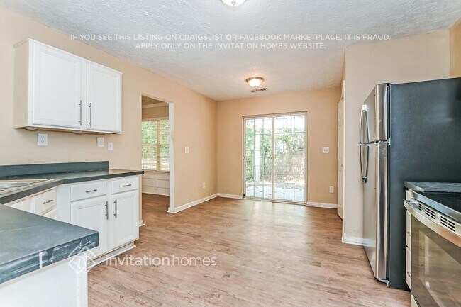 Building Photo - 1725 Stoneoak Cir