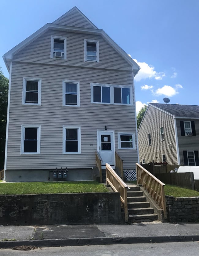 Building Photo - 35 Vinton St