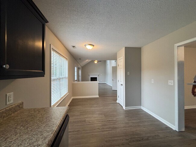 Building Photo - A Great Space on Pine Valley Court