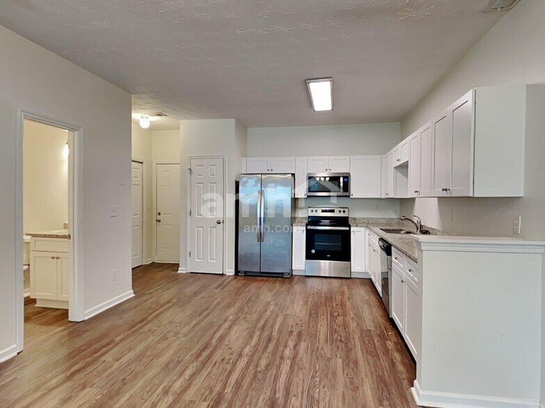 Building Photo - 2540 Marlin Dr