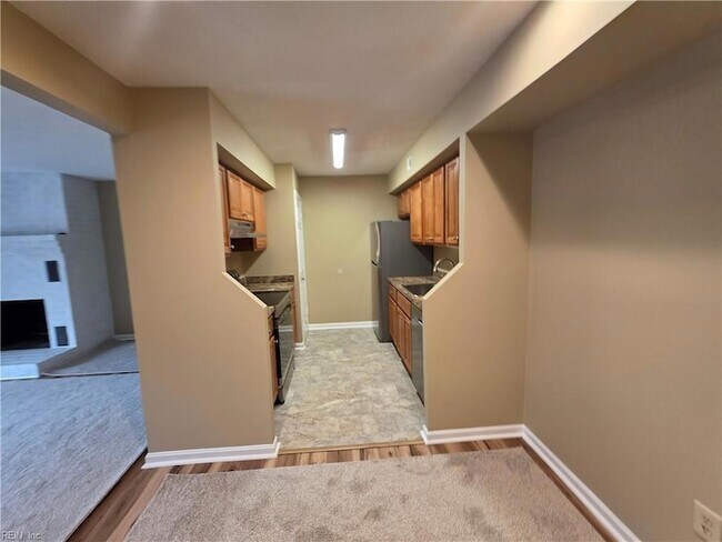 Building Photo - 4003 Governors Square