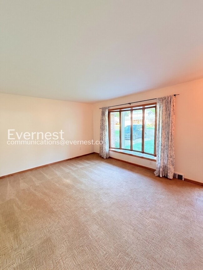 Building Photo - Modern 3-Bedroom, 2-Bath Home with Spacious Garage, Cozy Patio & Pet-Friendly Living – Available ...