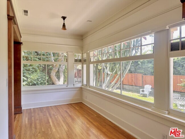 Building Photo - 2216 Meade Pl