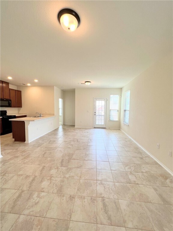 Building Photo - 901 Solitude Dr