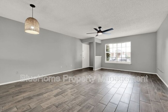 Building Photo - 5405 Lake Margaret Dr