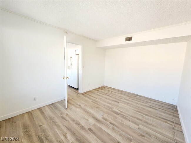 Building Photo - 3565 S Calmosa St