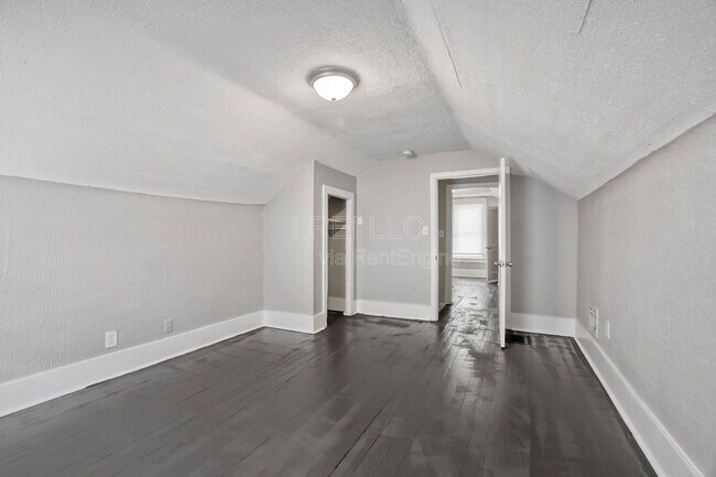 Building Photo - 131 N 39th St