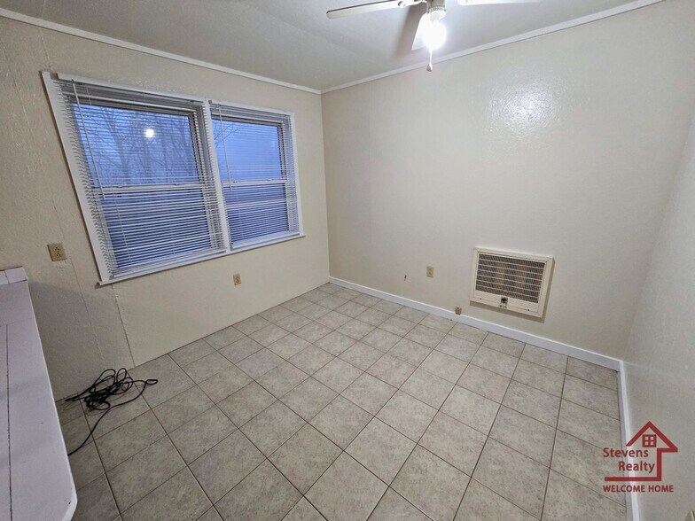 Building Photo - 620 Allie Ln