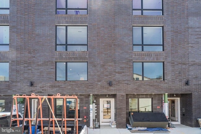 Building Photo - 1432 Clymer St