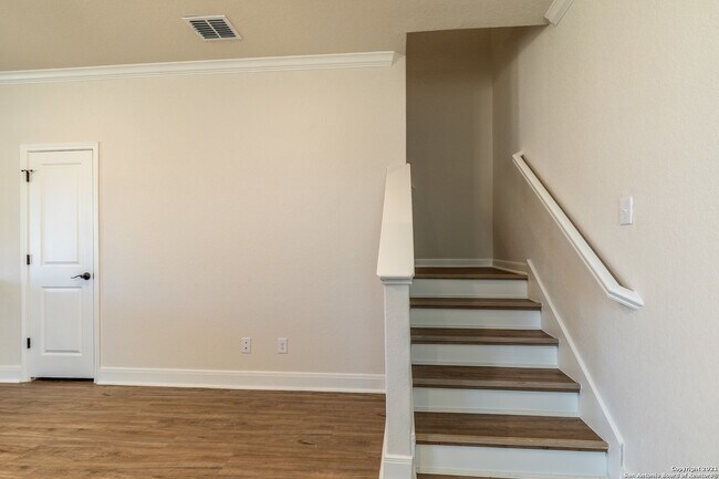 Building Photo - 10359 Lynwood Crk